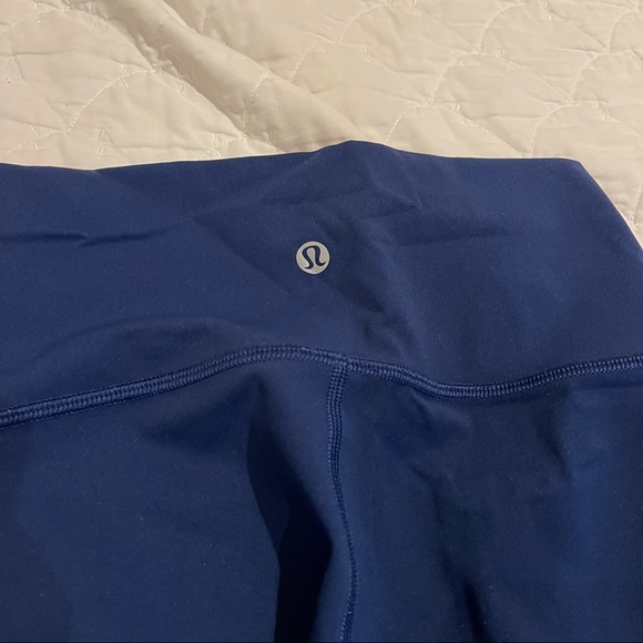 Lululemon Navy Wunder Under Crop (Hi-Rise) - Picture 7 of 7